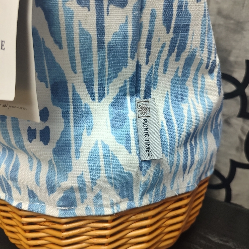 SOLD Picnic Time Basket Tote Blue Beach Canvas Willow Bag! - Picture 11 of 16